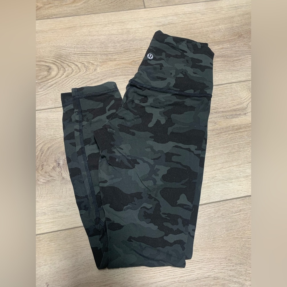 Lululemon Align Camo-Green size 4